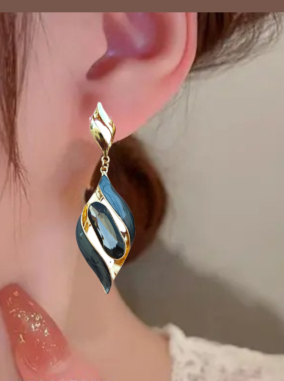 CRYSTAL DEWDROP EARRINGS