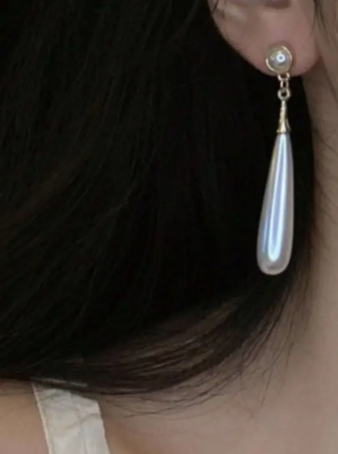 Timeless pearl stud and drop earrings with subtle gold finish – Ladybreeze