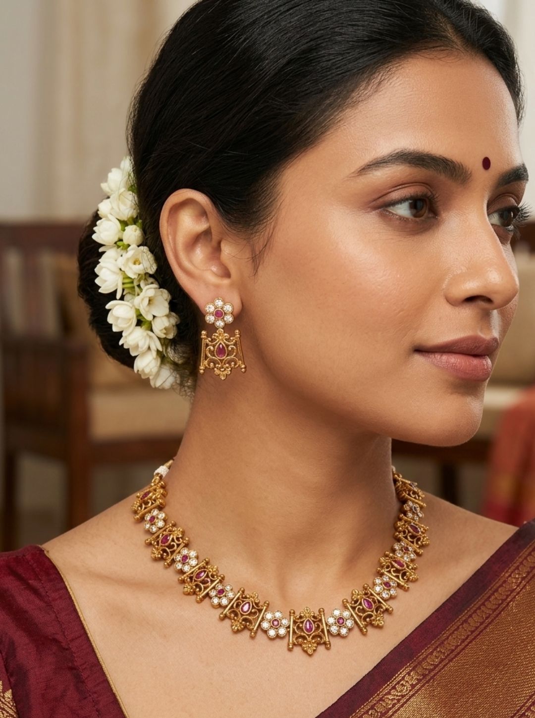 ANTIQUE MOTIF HERITAGE NECKLACE