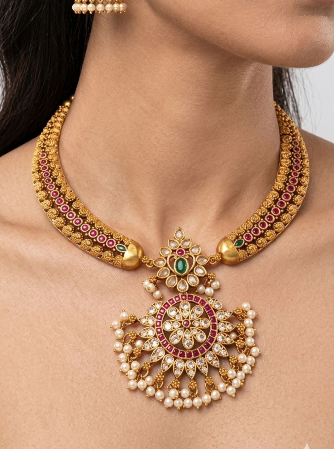 Pearl pendant necklace