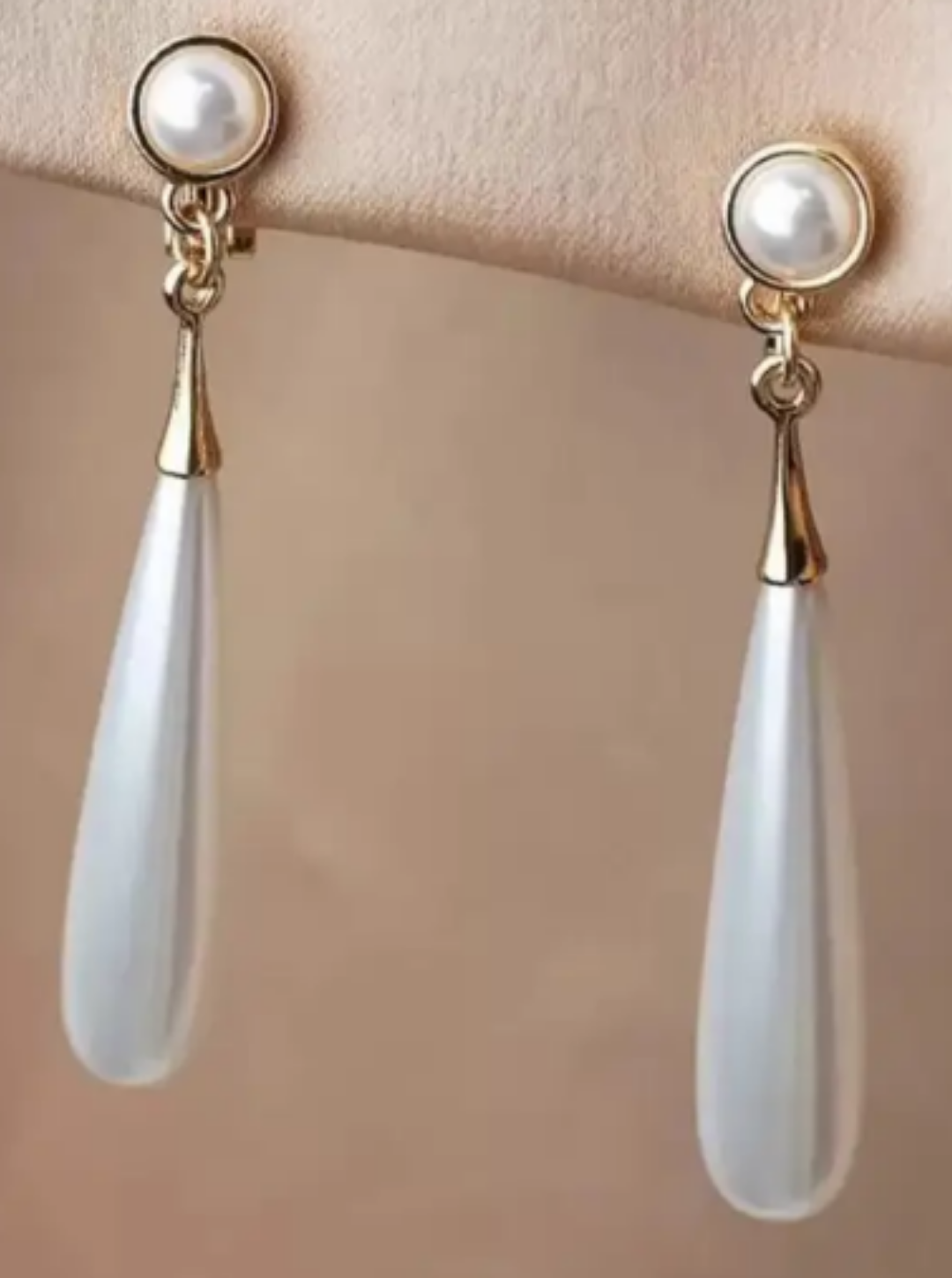Sophisticated pearl and gold accent earrings for versatile style – Ladybreeze