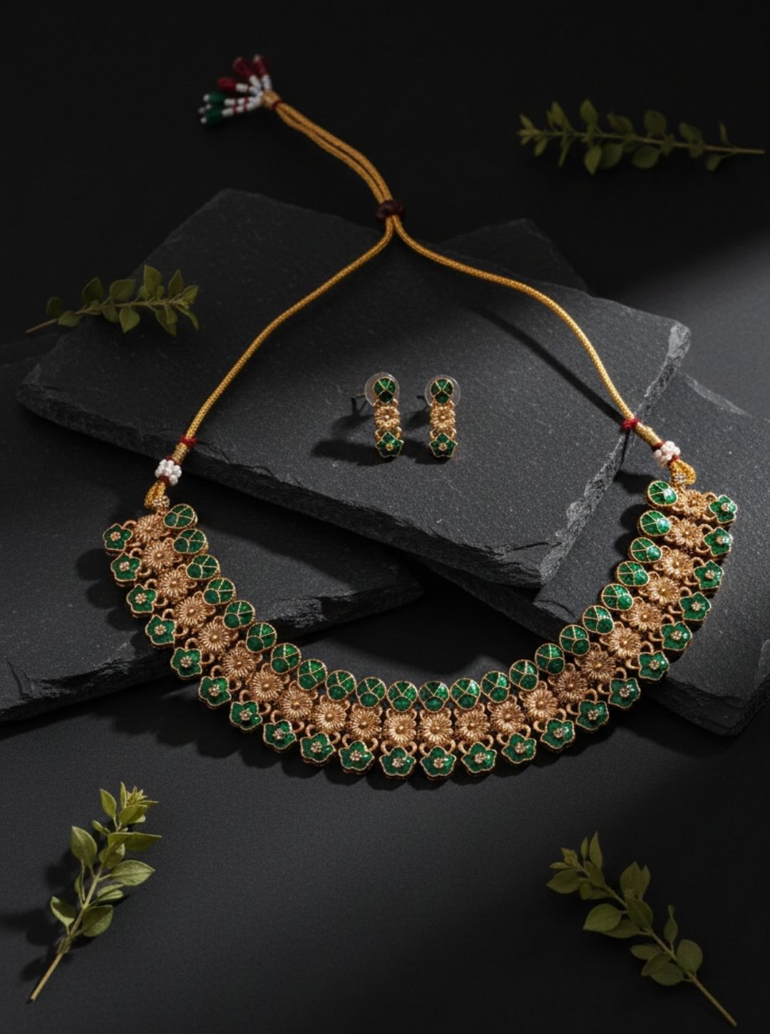 MRINALA CHOKER NECKLACE