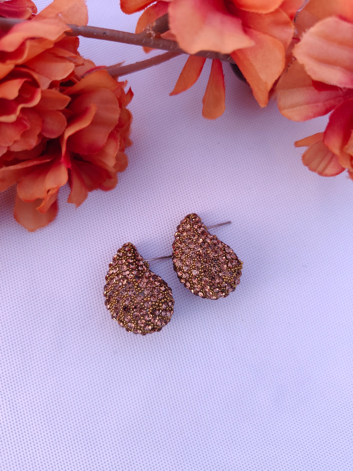 GOLD TEAR DROP EARRINGS