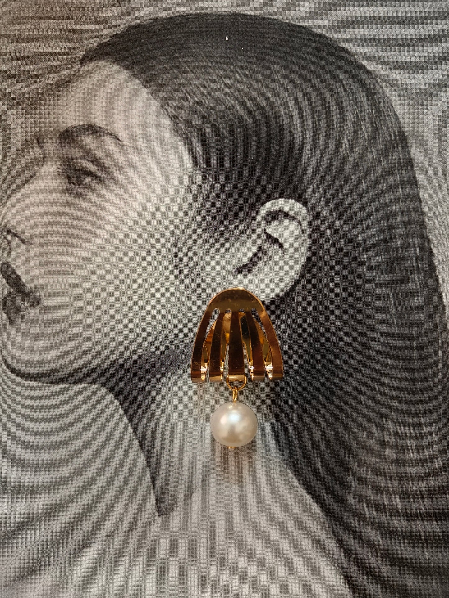 TRAPEZOID CHIC & PEARL EARRINGS