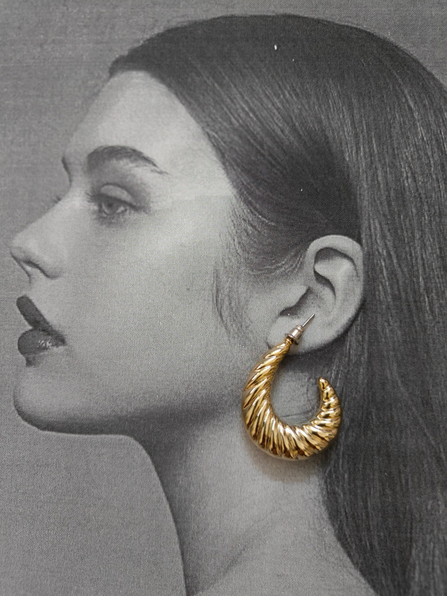 GOLDEN CROISSANT EARRINGS
