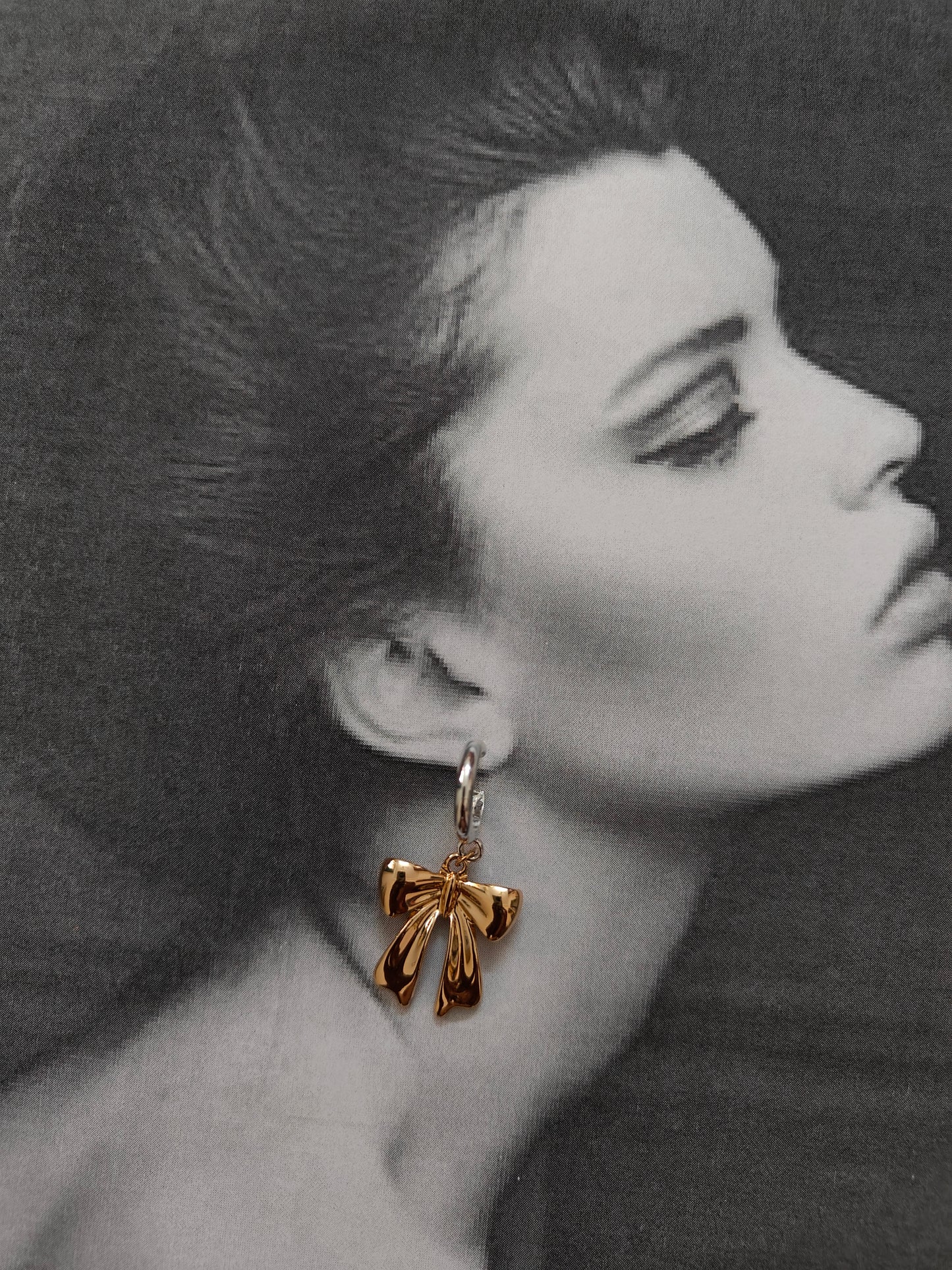 GOLDEN BOW EARRINGS