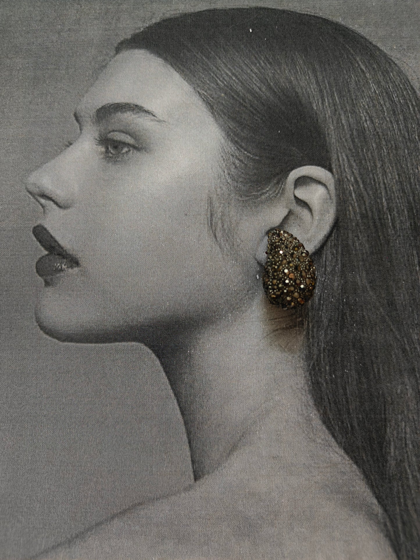 GREY TEAR DROP EARRINGS