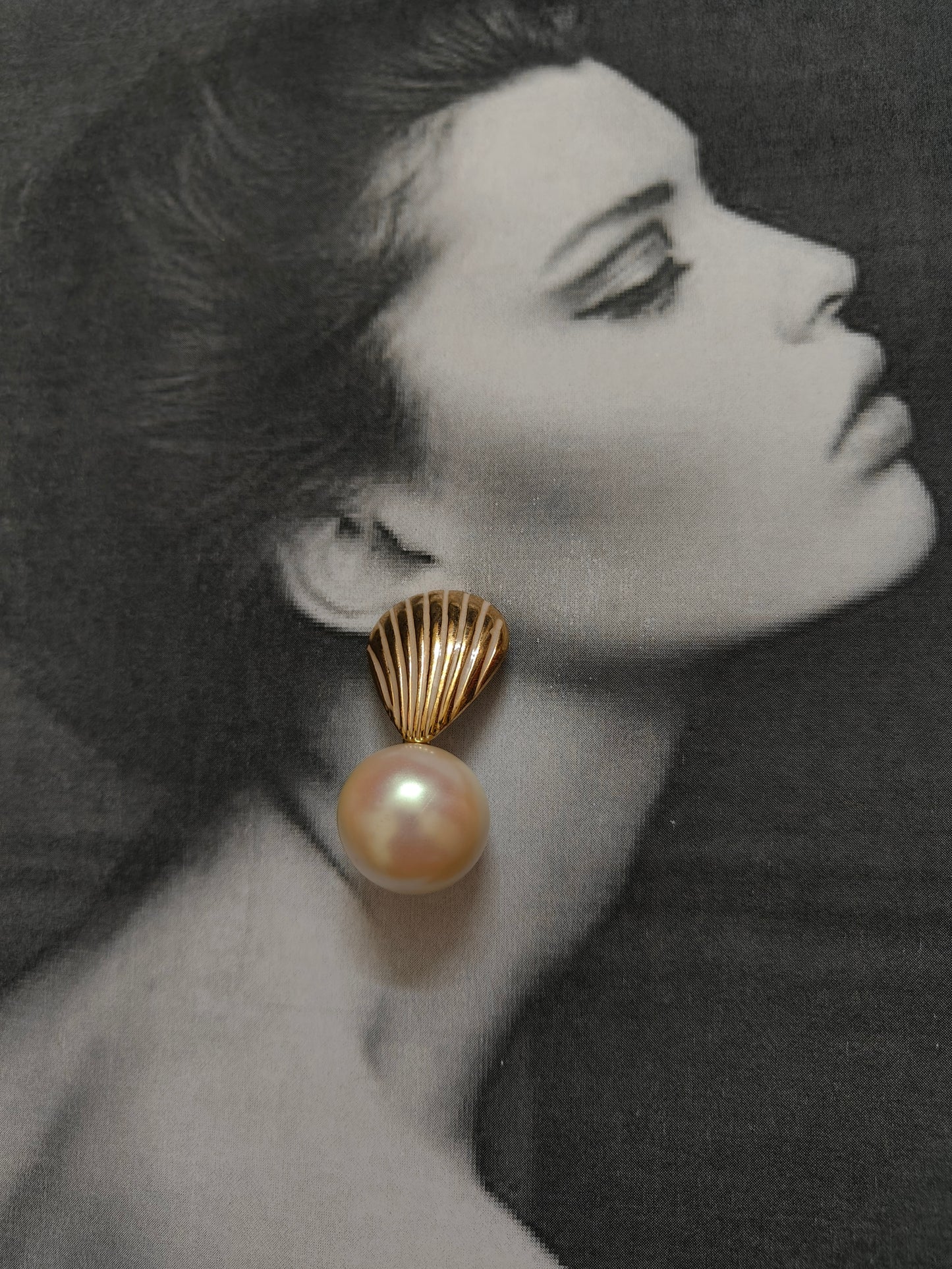 GOLDEN SHELL ANTIQUE DROP EARRINGS