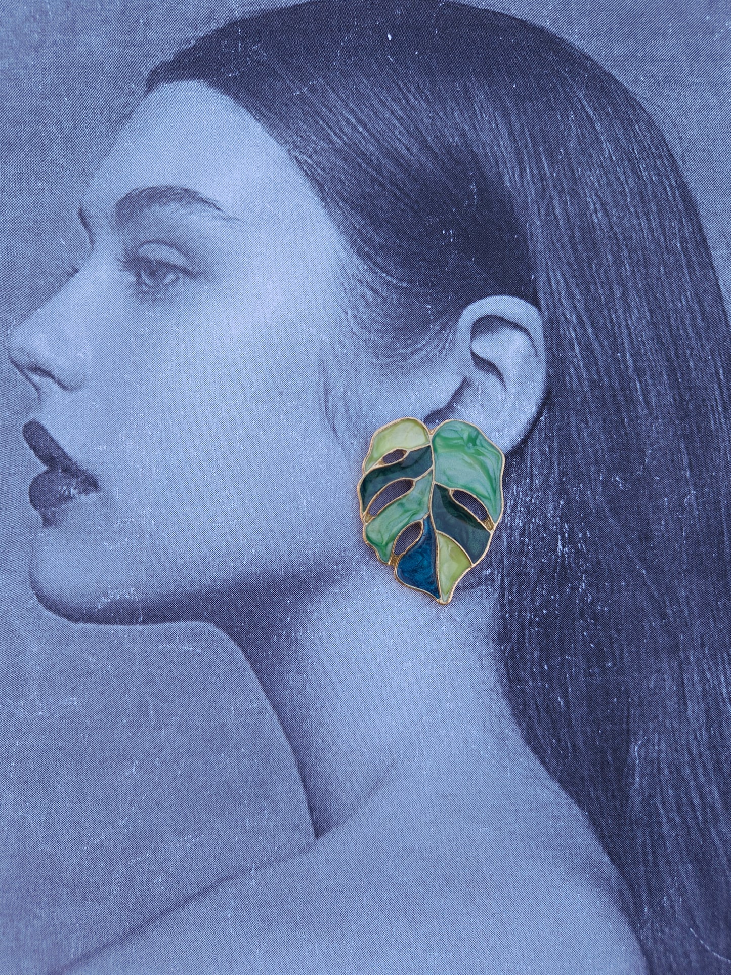 GREEN LEAF EARRINGS