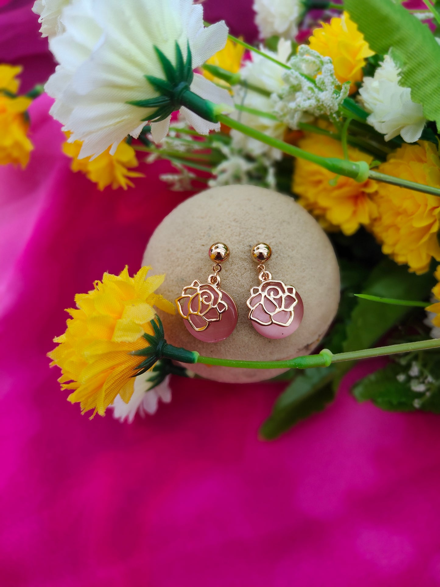 ROSY CHARM EARRINGS