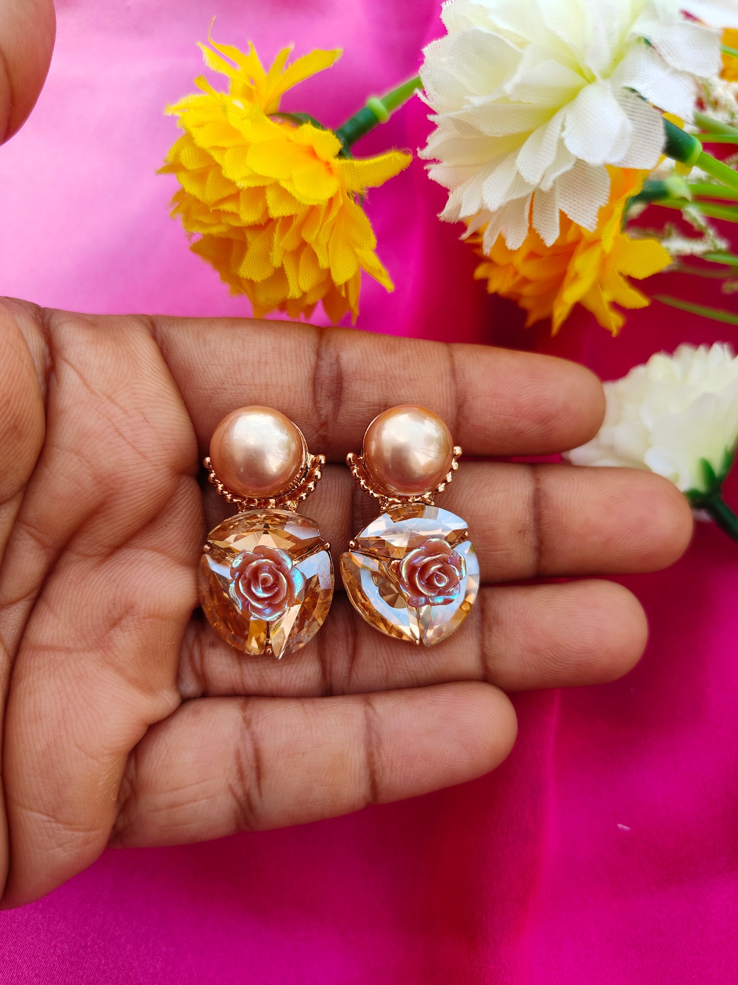 GOLDEN PETAL EARRINGS