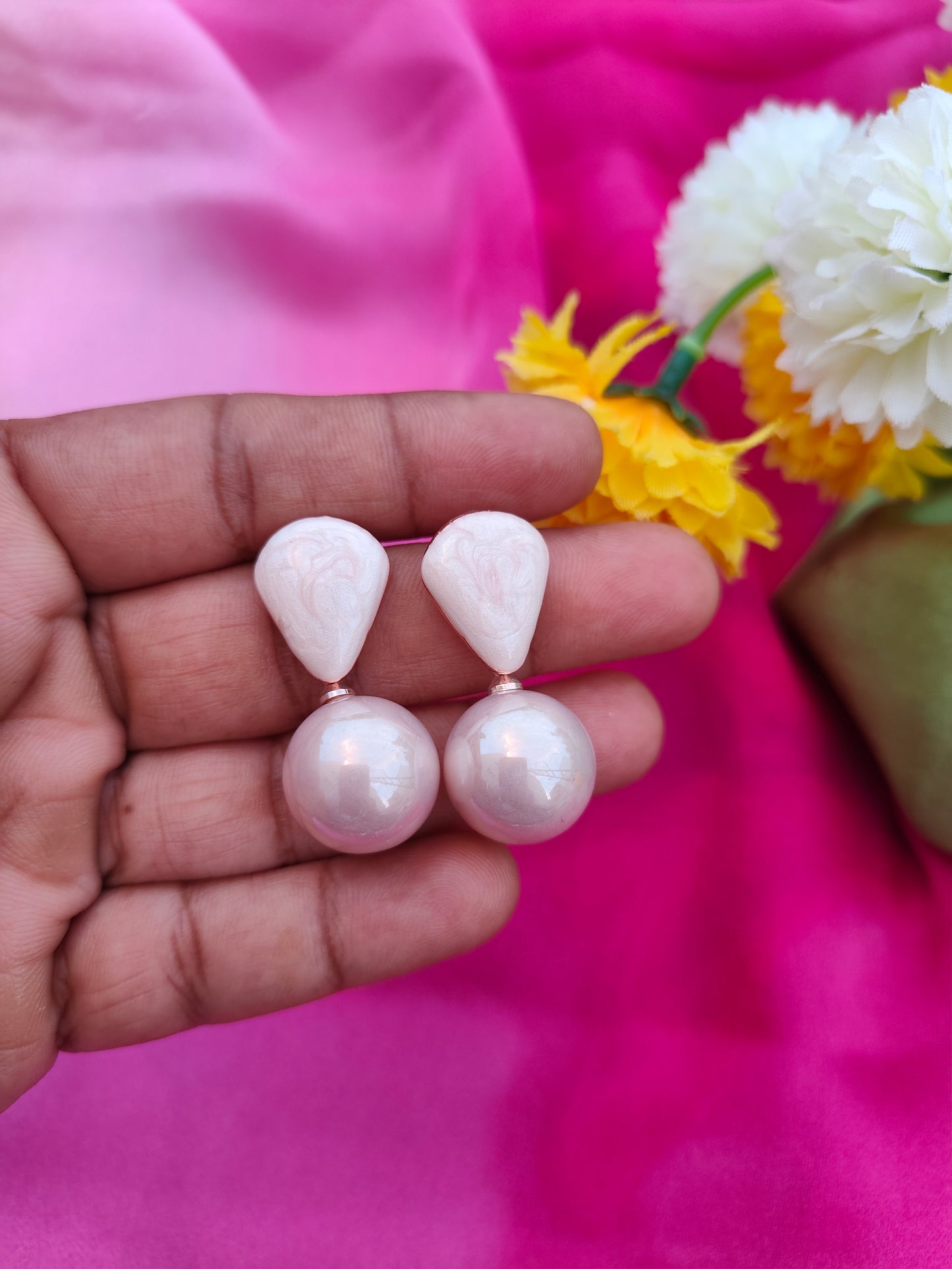 IVORY GLOW EARRINGS