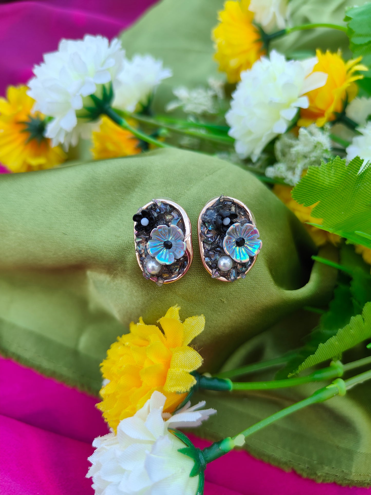 MOONPOND BLOSSOM EARRINGS