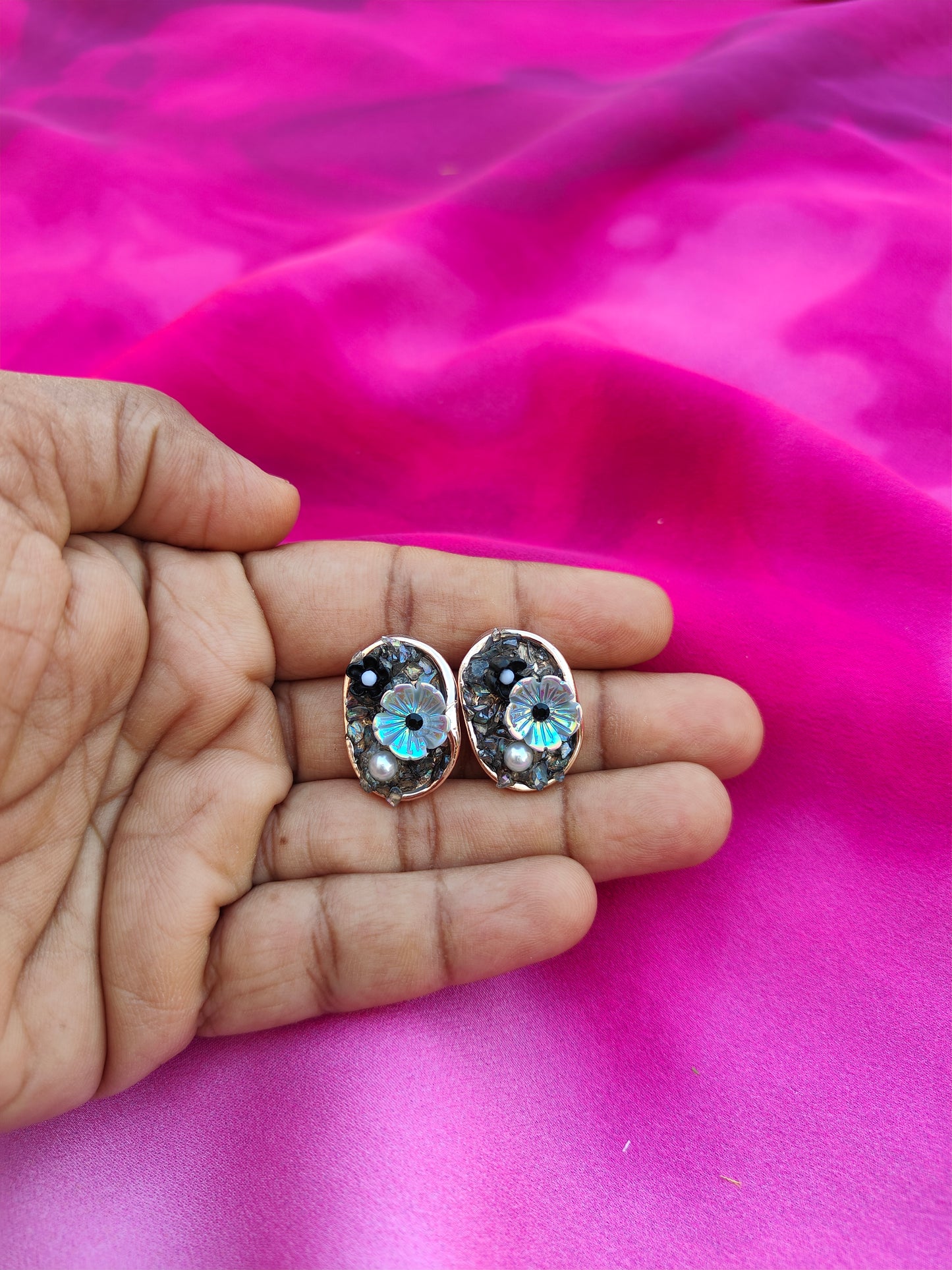 MOONPOND BLOSSOM EARRINGS