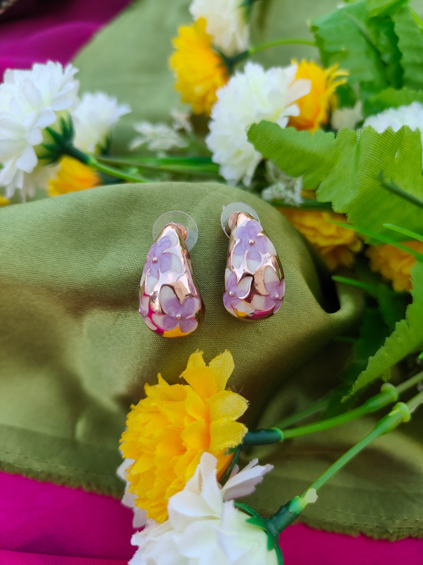 LILAC GLOW PETALS EARRINGS