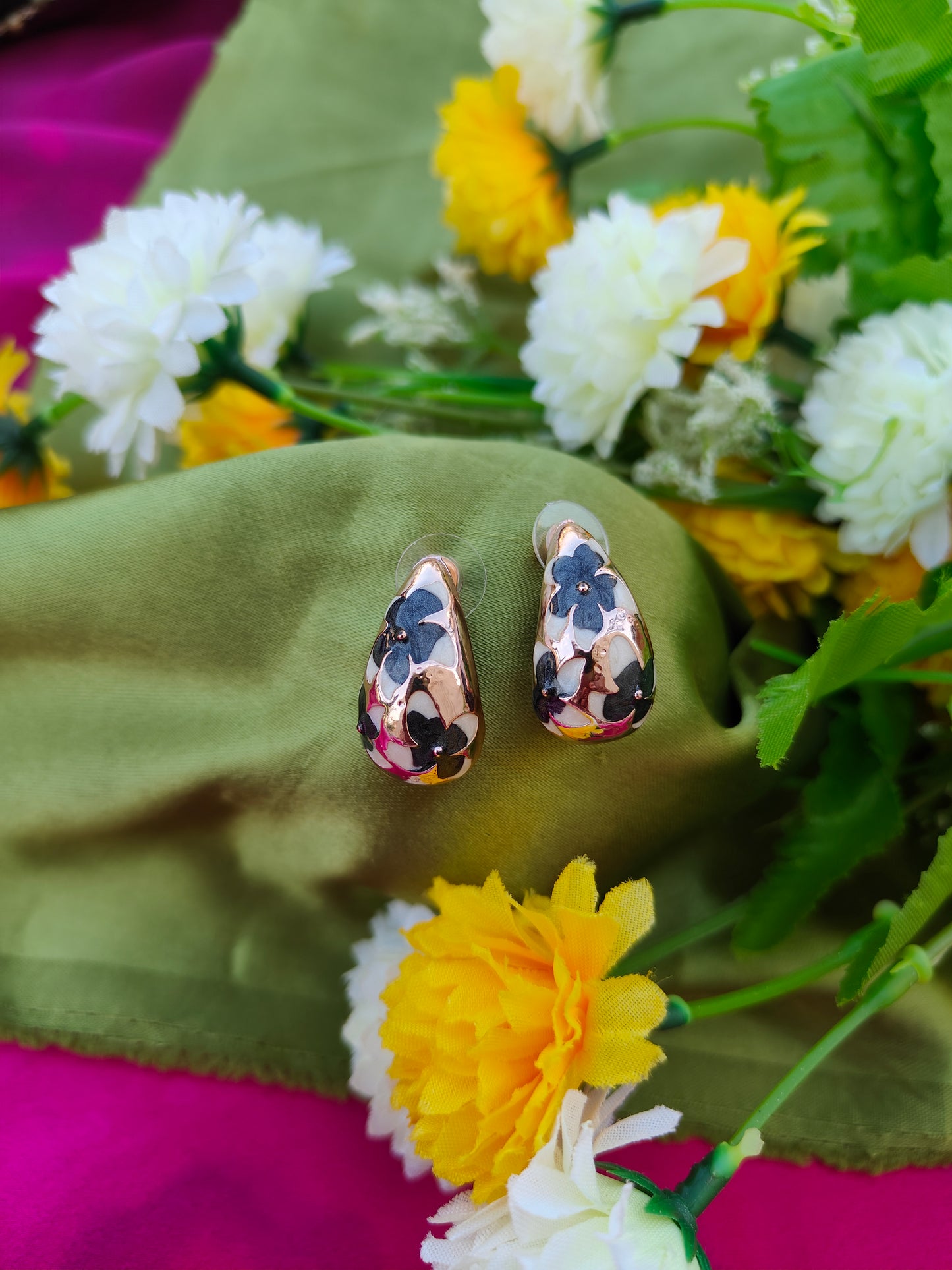 MIDNIGHT BLOOM DROPS EARRINGS