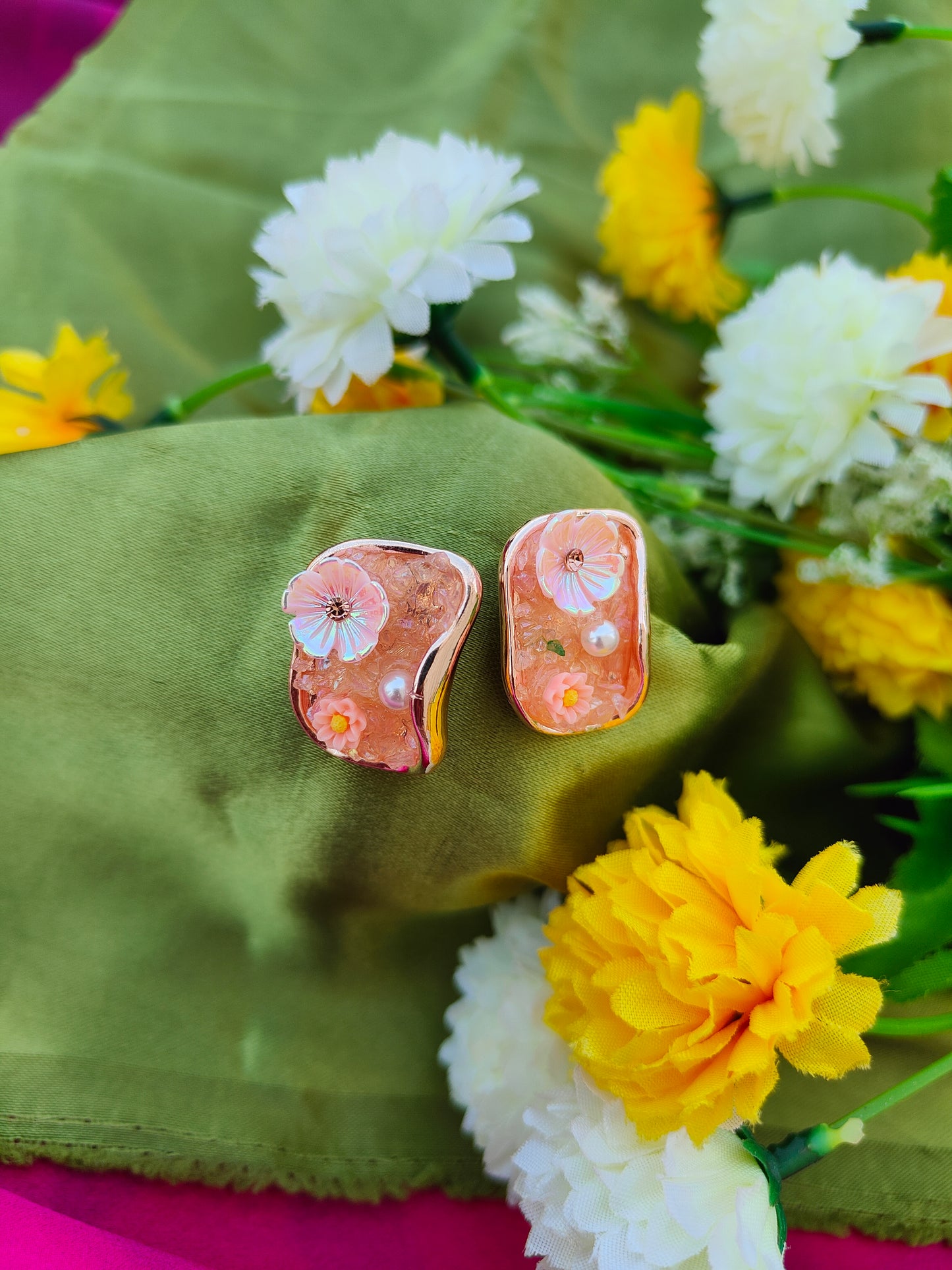 AMBER PETAL DRIFT EARRINGS