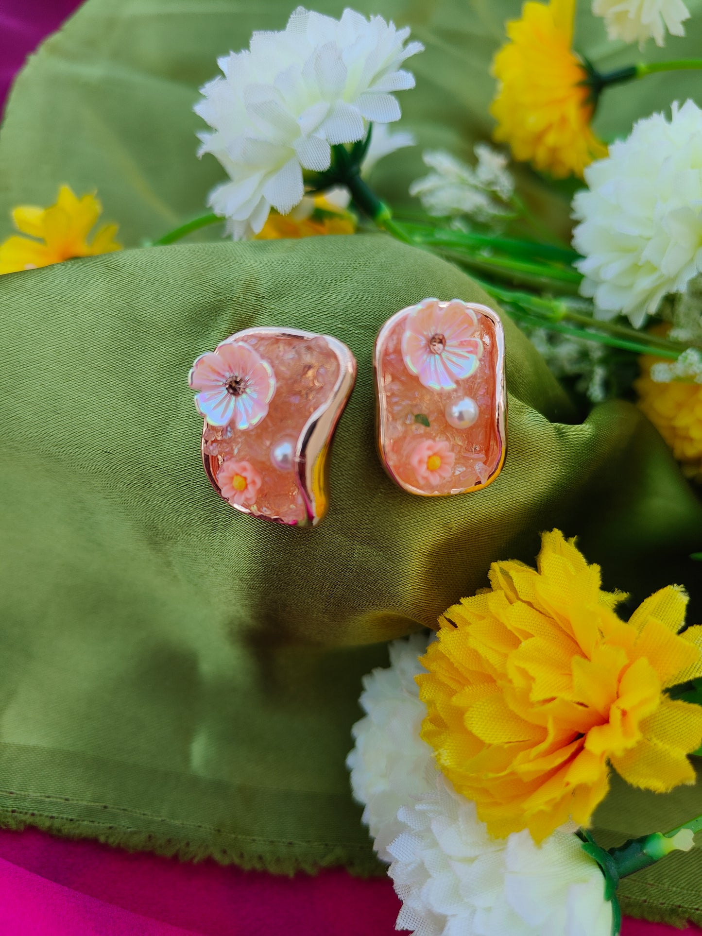 AMBER PETAL DRIFT EARRINGS