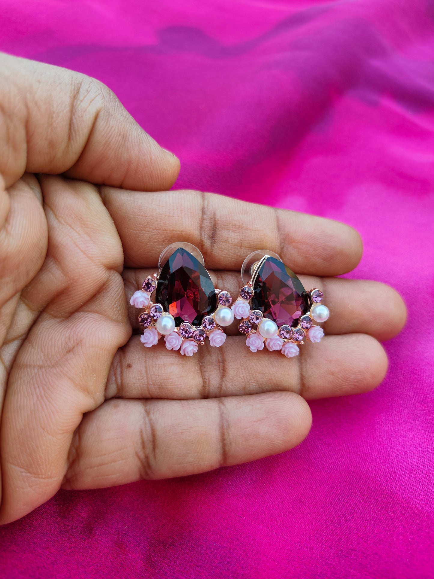 WINE ROSE GLEAM EARRINGS