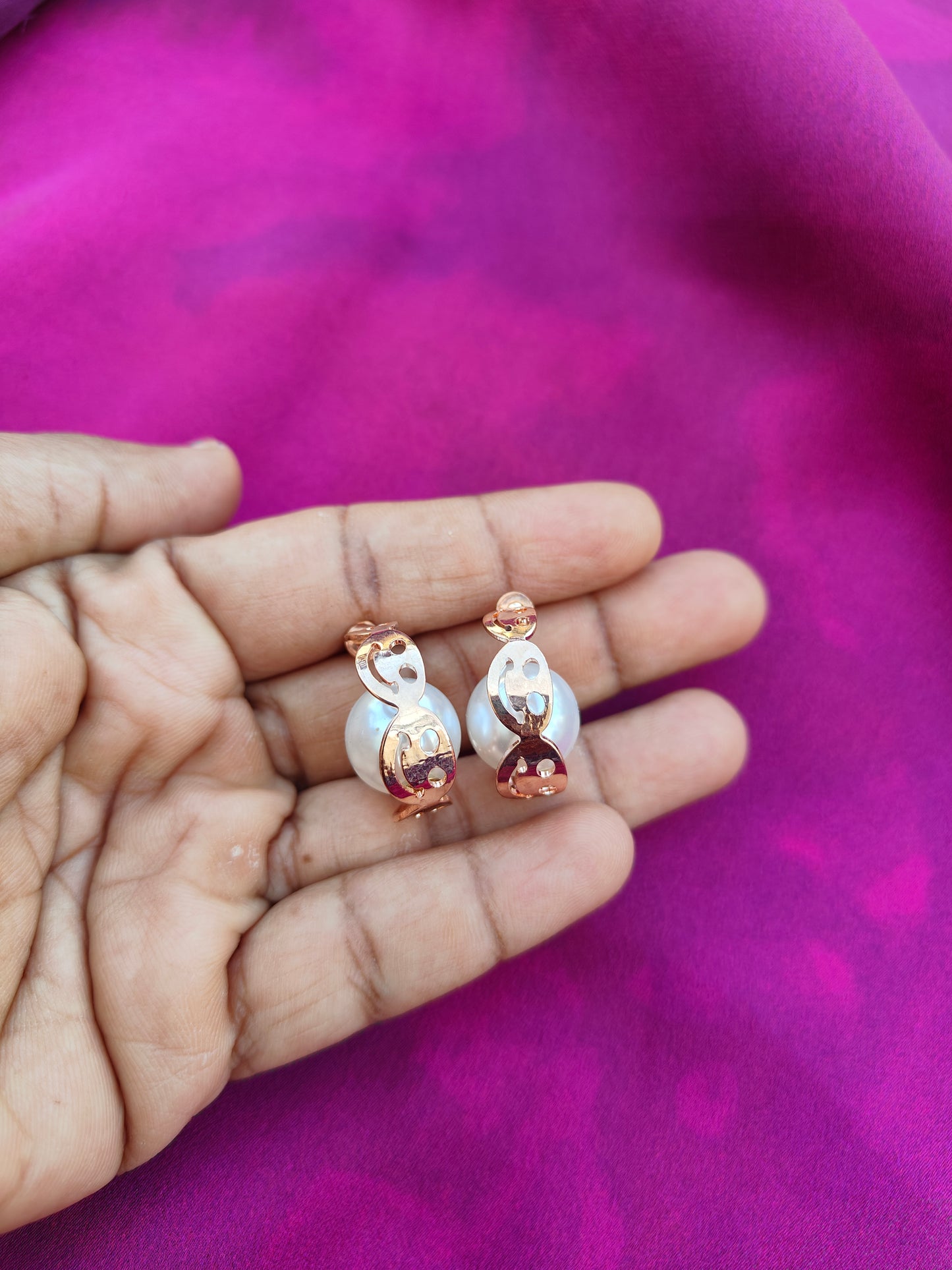 SMILEY LOOP HOOP EARRINGS