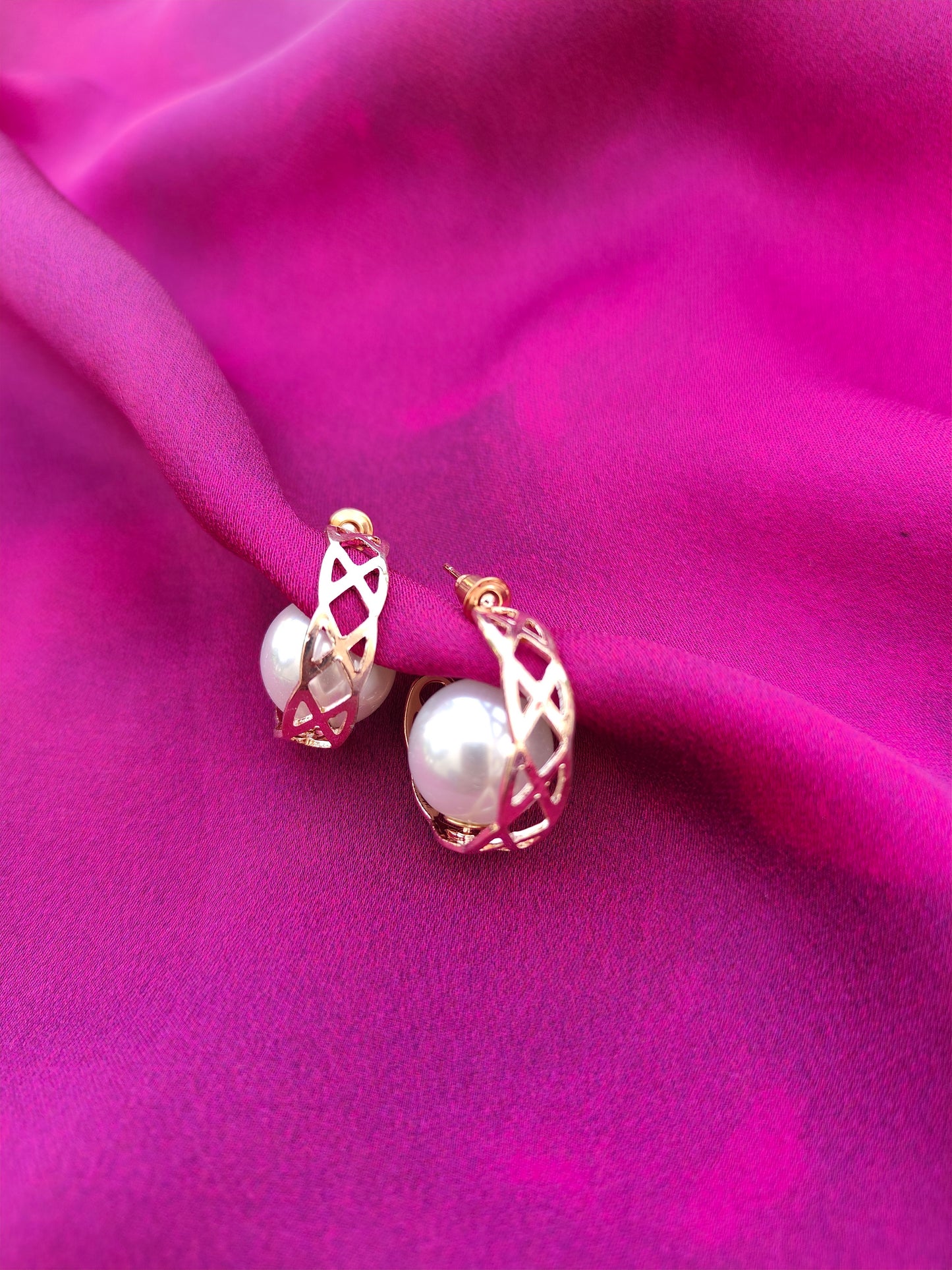 LATTICE GLOW HOOP EARRINGS