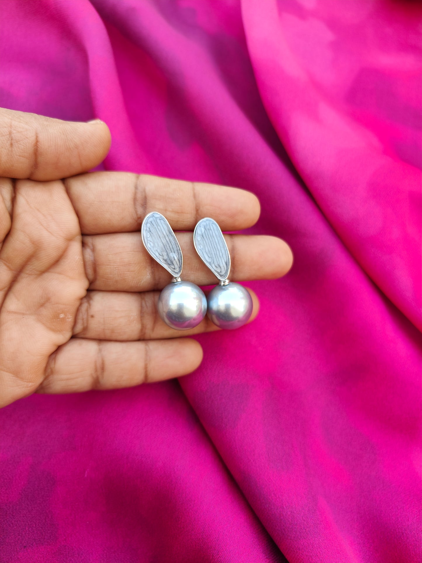 SILVER PEARL DROP EARRINGS