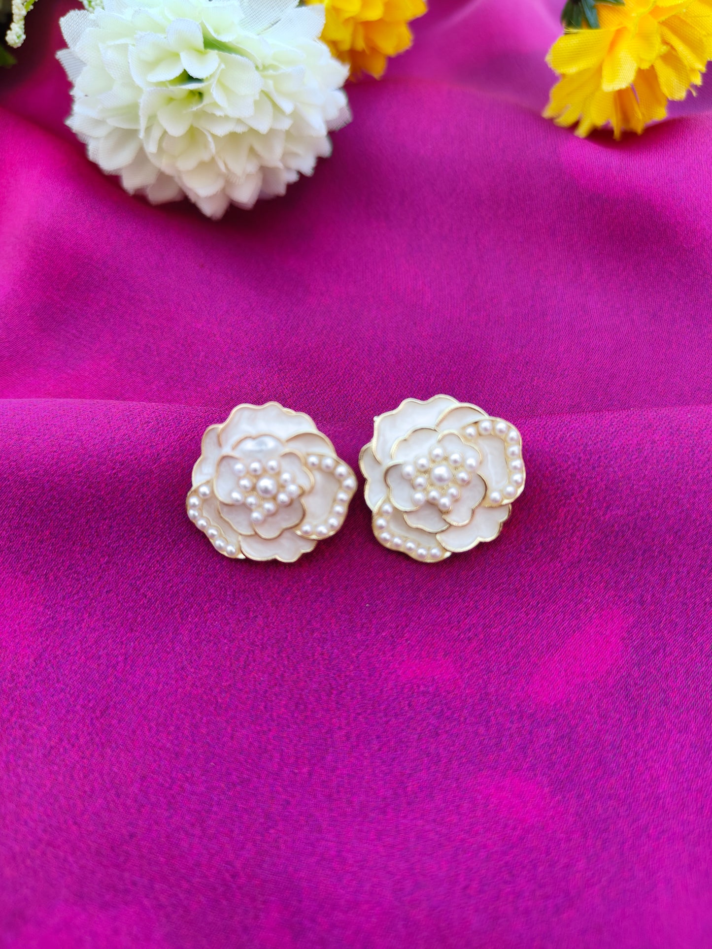 WHITE ROSE EARRINGS