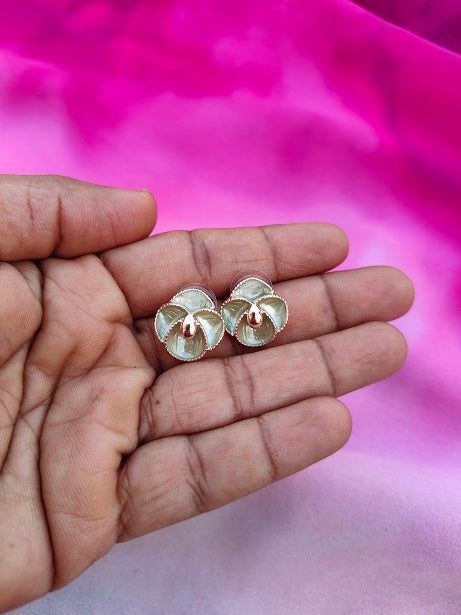 BLOSSOM BITE EARRINGS