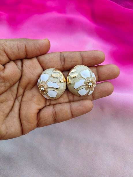 GOLDEN PETAL EARRINGS