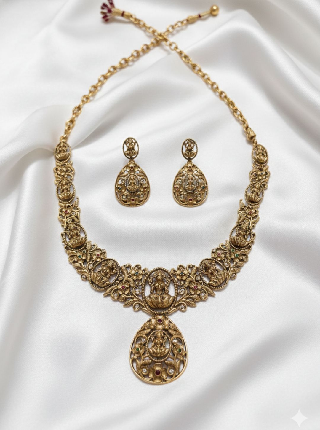 CLASSIC TEMPLE NECKLACE