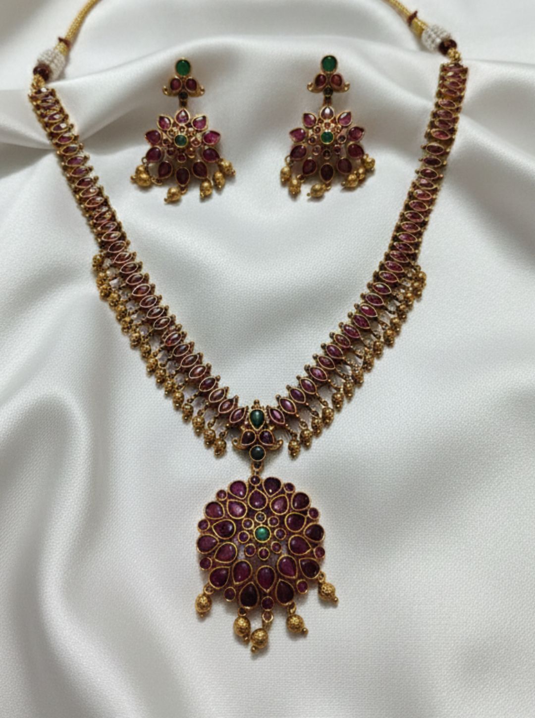 RUBY FLORAL STONE NECKLACE