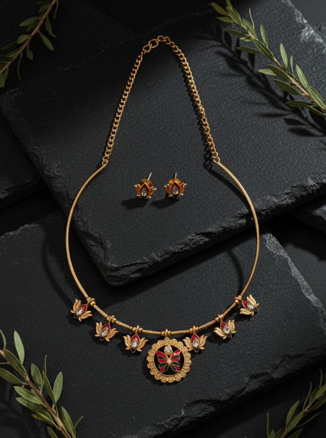 LOTUS MOTIF PENDANT NECKLACE