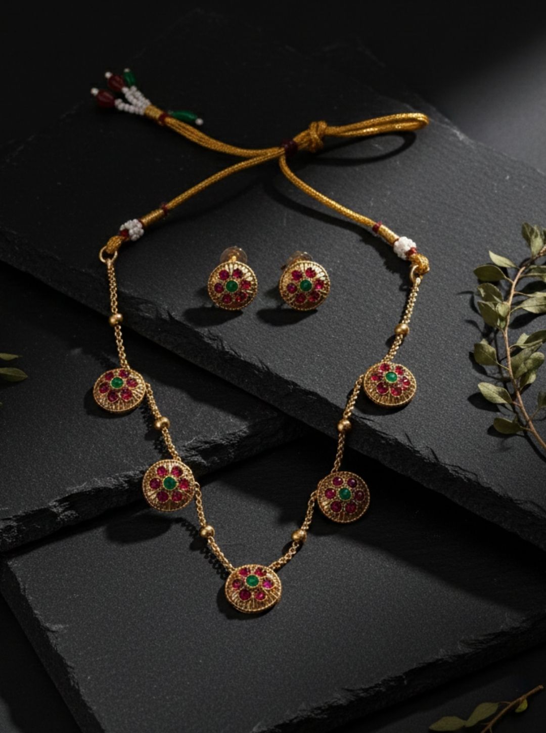 FLORAL COIN MEDALLION NECKLACE