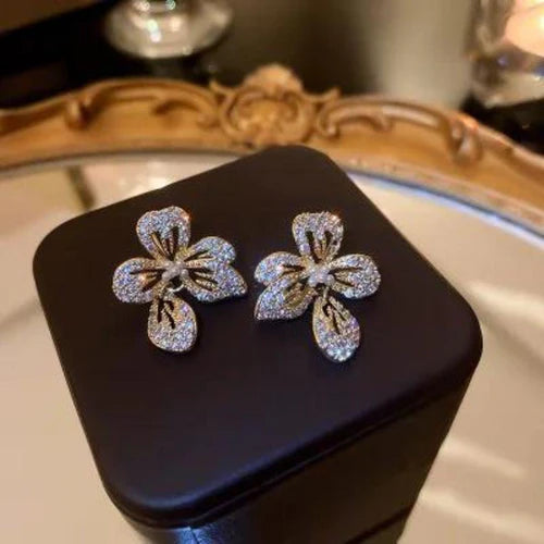 CRYSTAL BLOOM DROP EARRINGS