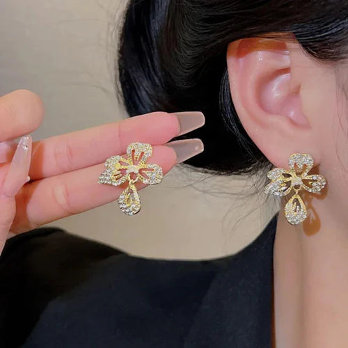 CRYSTAL BLOOM DROP EARRINGS