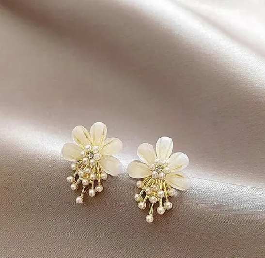 Lightweight floral stud earrings with pearl beads and crystal center – Ladybreeze