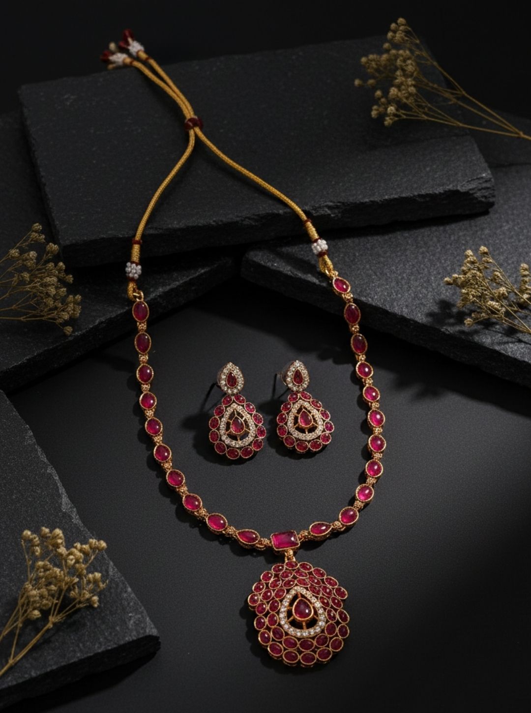 CRIMSON TEARDROP NECKLACE