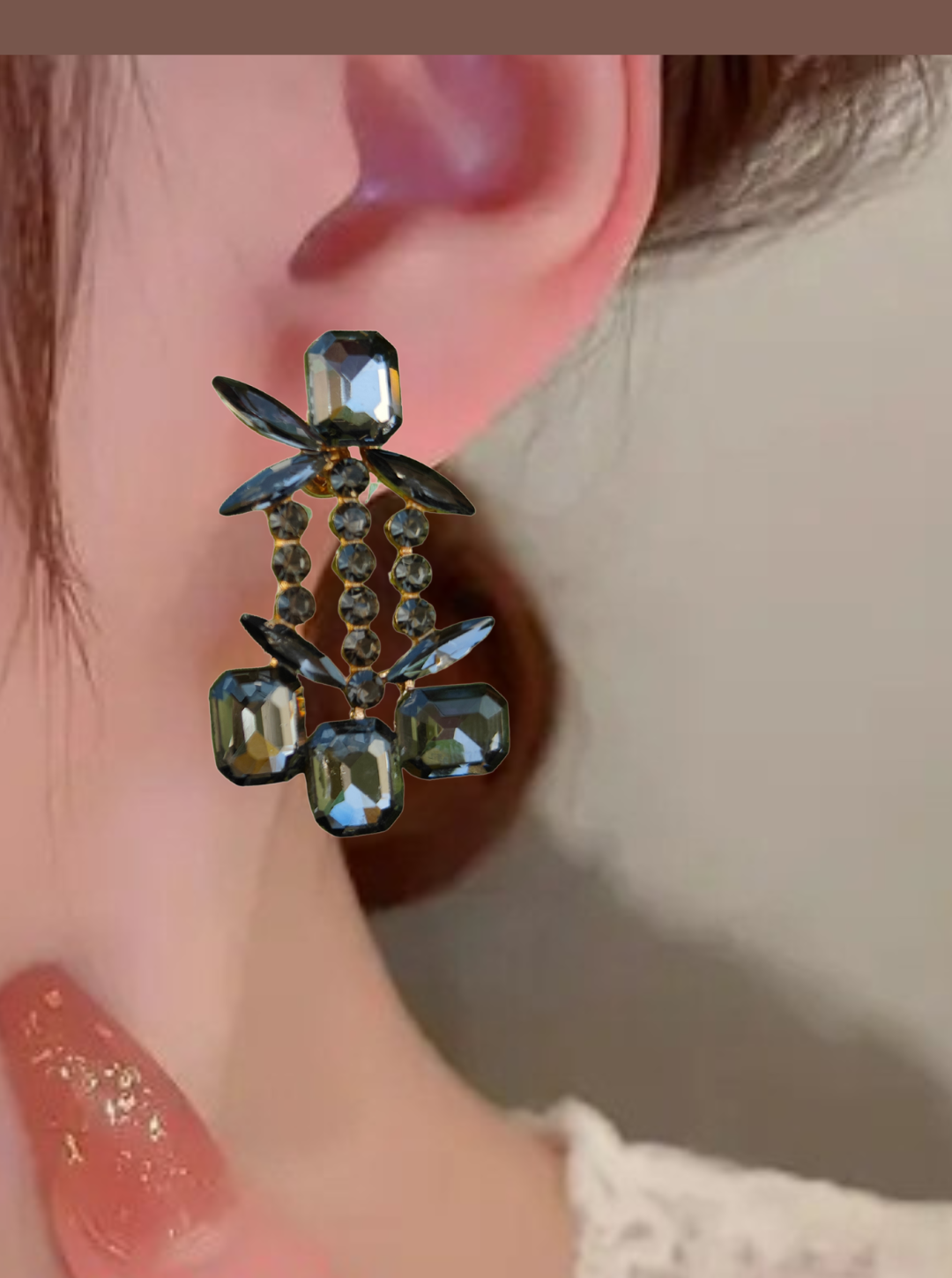 CRYSTAL GLASS EARRINGS