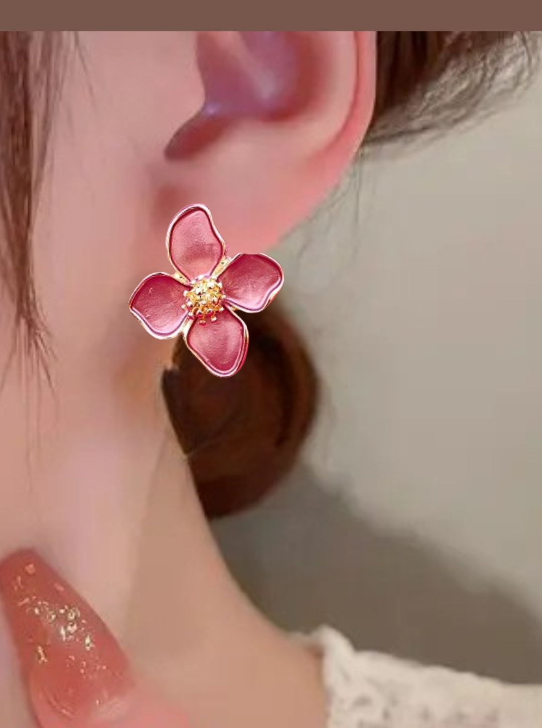 FLORAL STUD EARRINGS