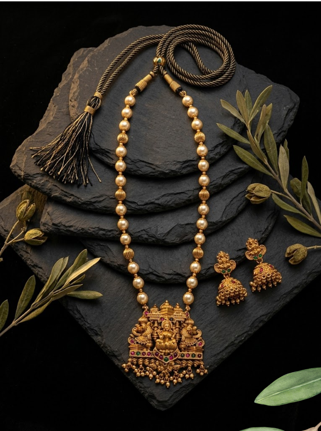 APARNA PEARL NECKLACE