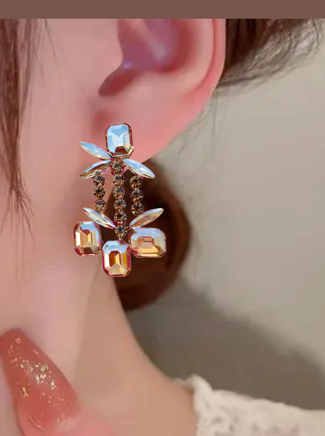 CRYSTAL GLASS EARRINGS