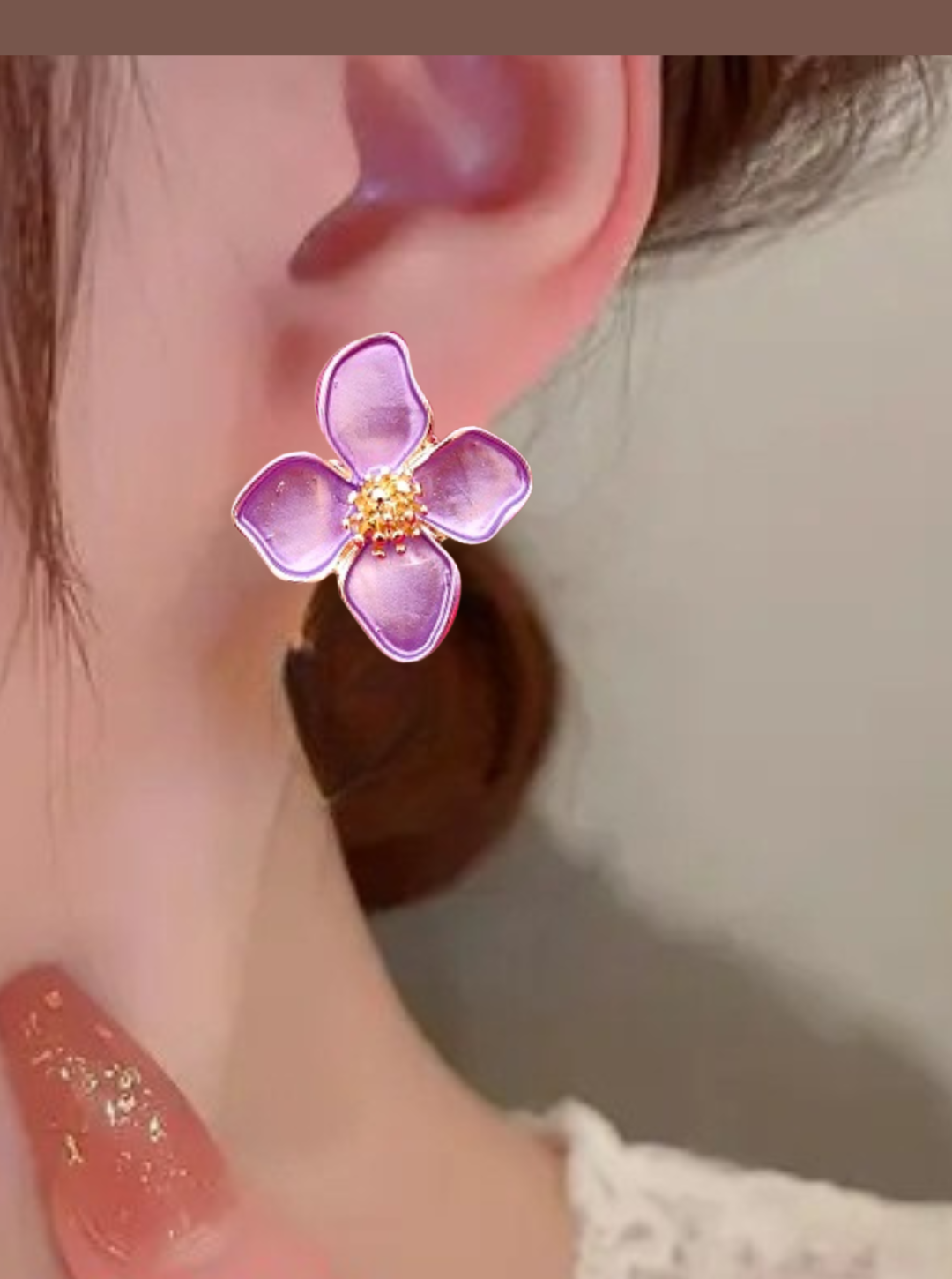 FLORAL STUD EARRINGS