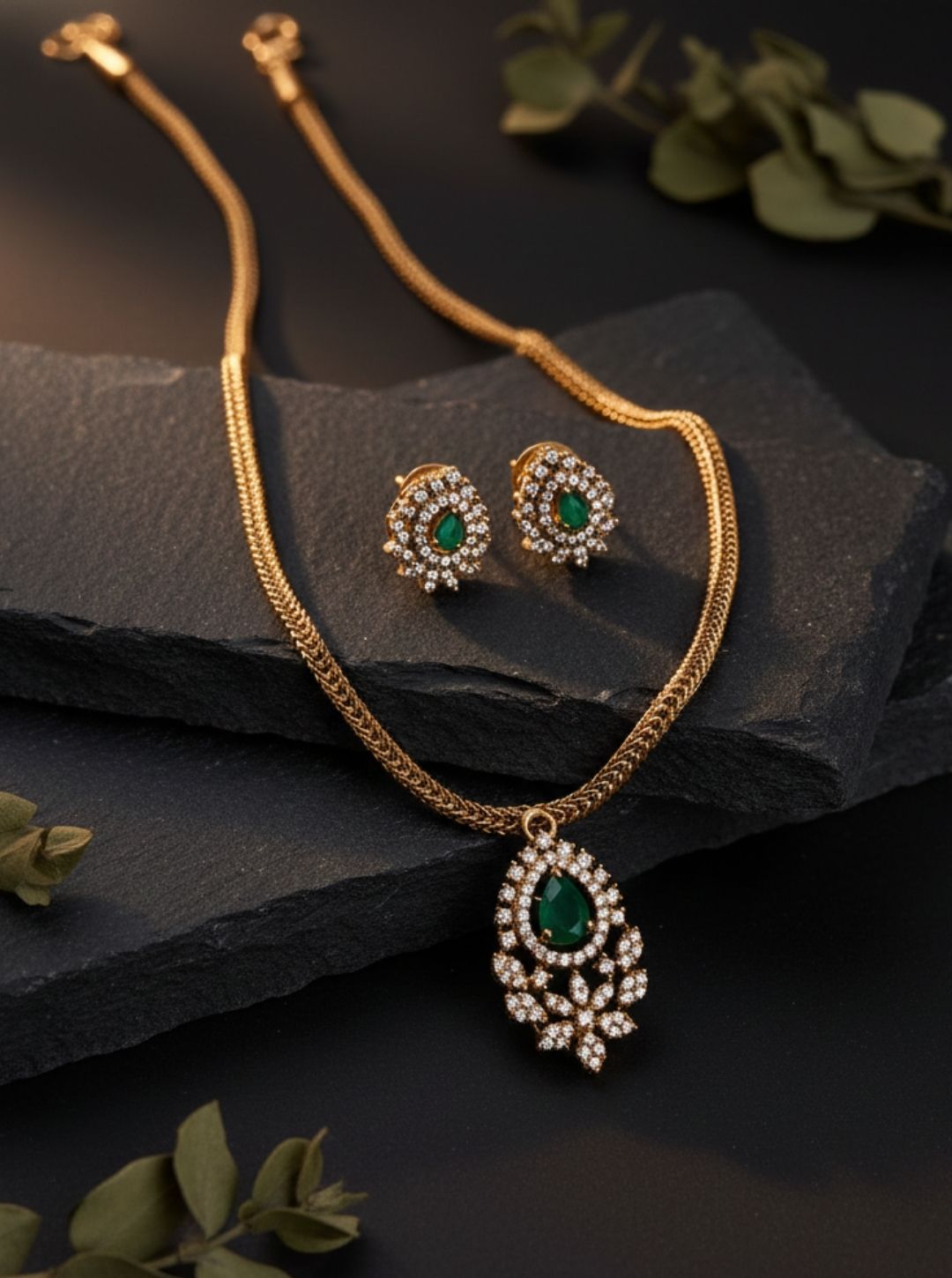 NAIRA SPARKLE NECKLACE