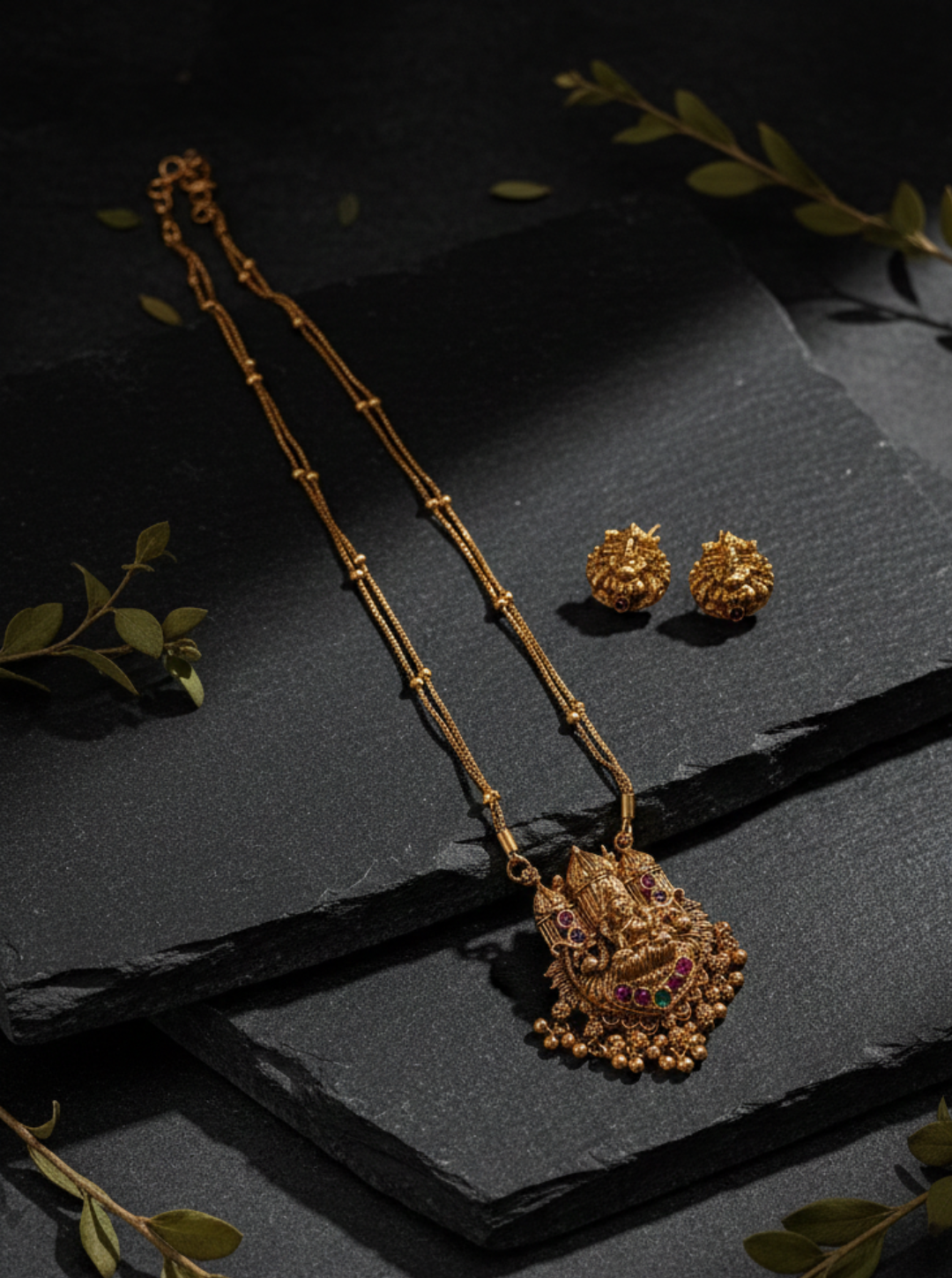 NANDHITA TEMPLE CHAIN PENDANT SET