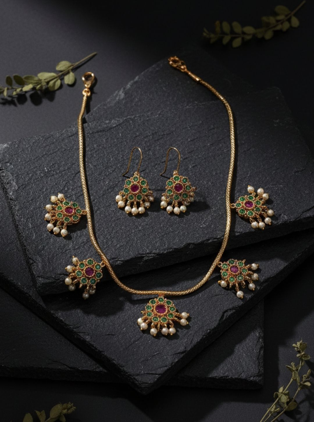 FLORAL COLORED NECKLACE