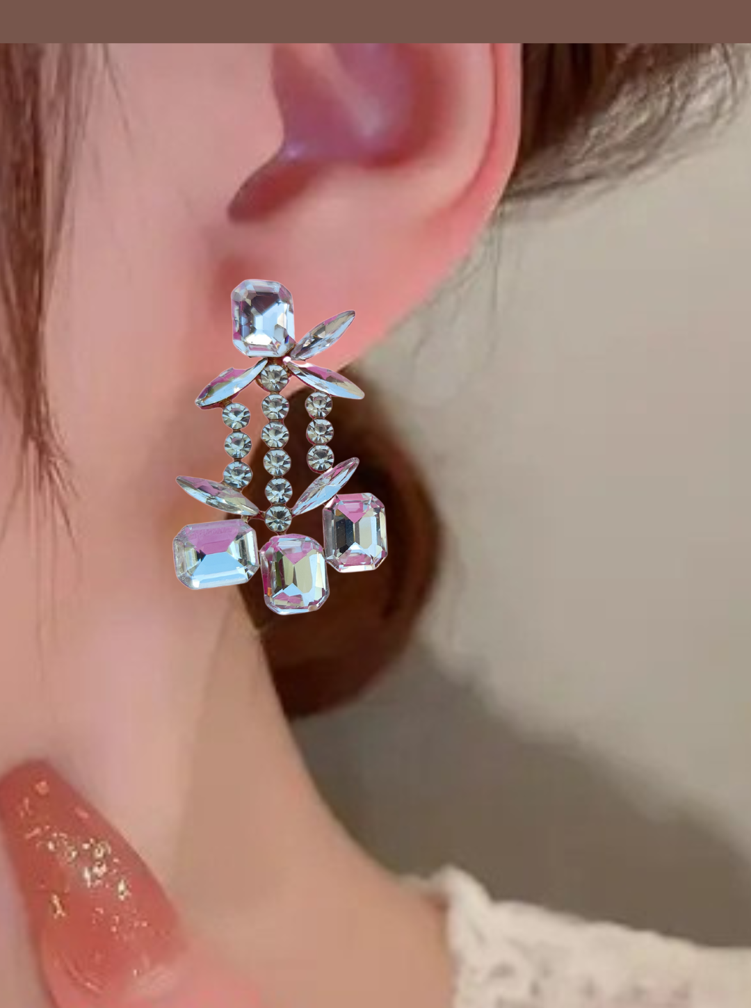CRYSTAL GLASS EARRINGS