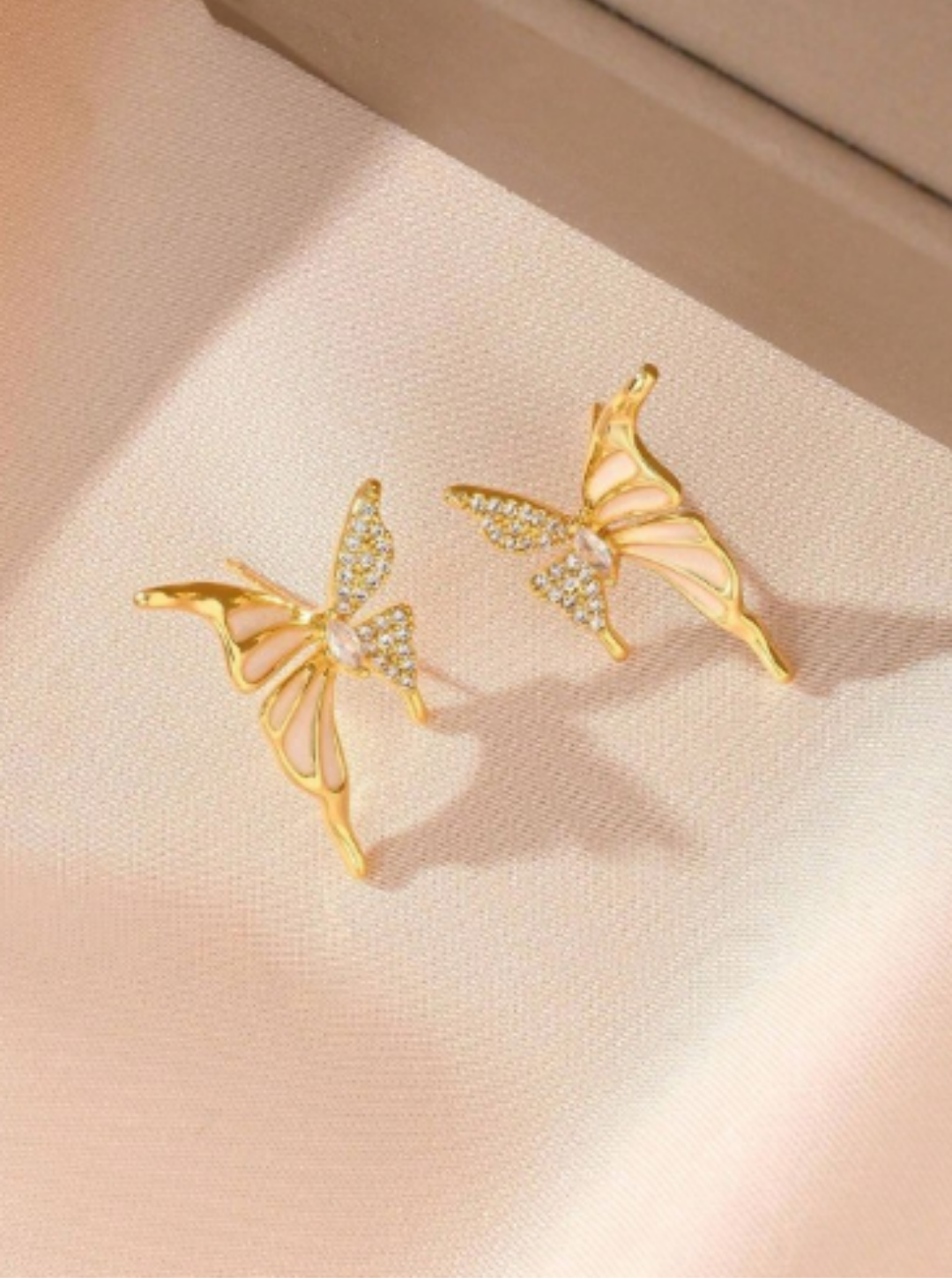GOLDEN BUTTERFLY EARRINGS