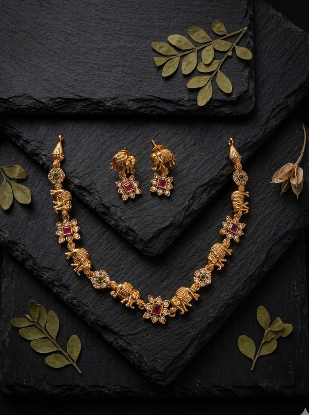 Elephant motif necklace set