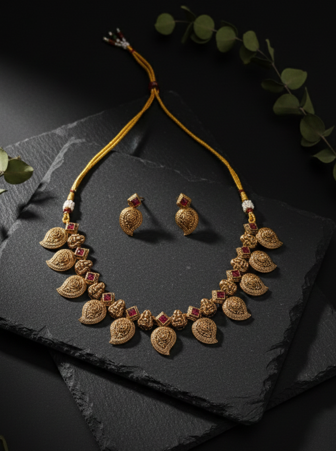 MANGO-MALAI CHOKER NECKLACE