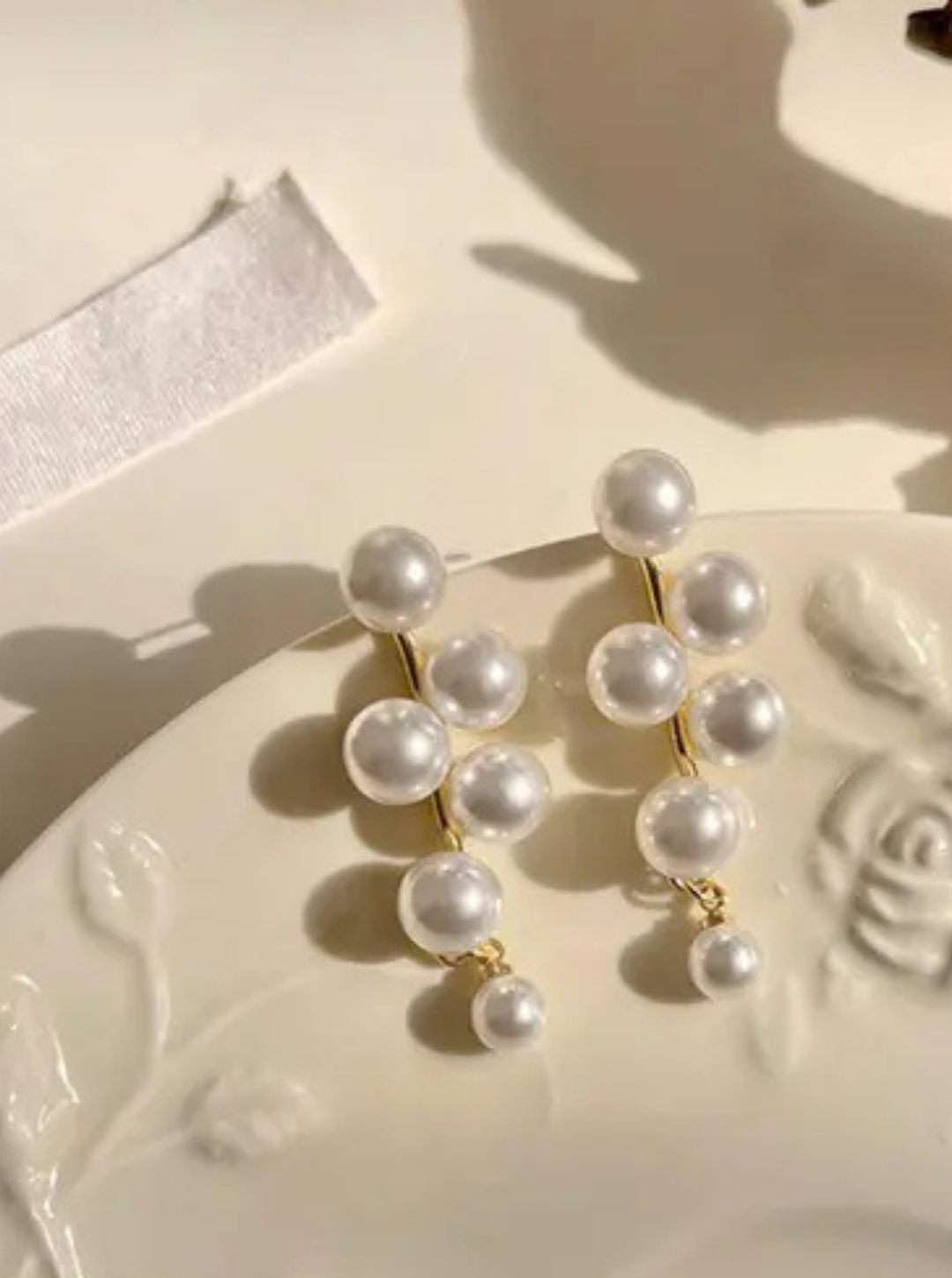 PEARLY ELEGANCE EARRINGS